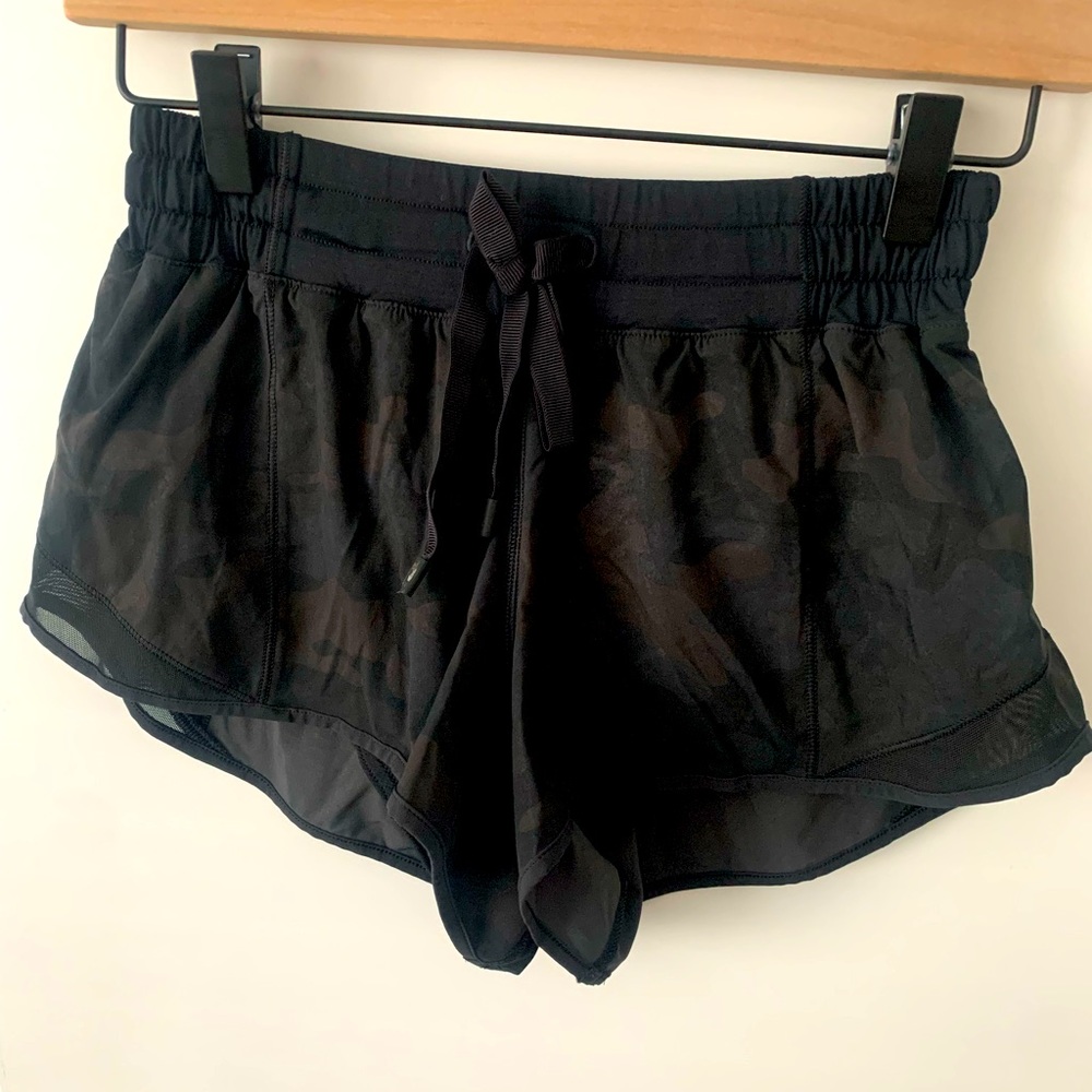 Lululemon Hotty Hot Shorts Size 6